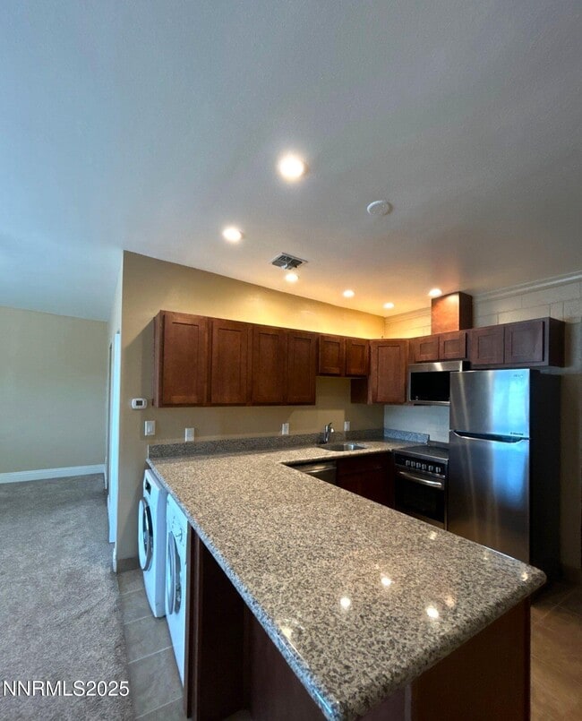 474 Sunshine Ln in Reno, NV - Foto de edificio - Building Photo