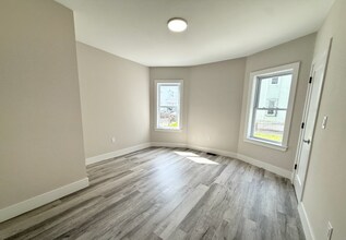 10 Cawfield St, Unit 1 in Boston, MA - Building Photo - Building Photo
