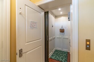 300 3rd Ave S in Naples, FL - Building Photo - Building Photo