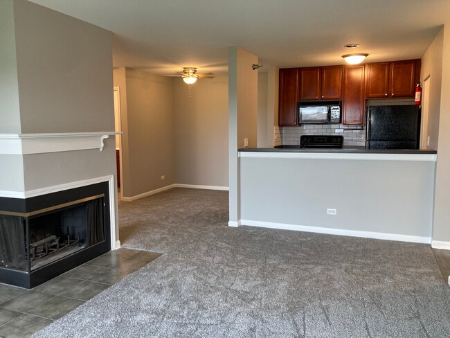 208 Glengarry Dr in Bloomingdale, IL - Building Photo - Building Photo