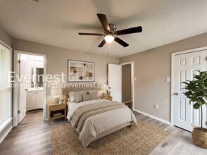 6445 Collinwood Rd in Horn Lake, MS - Building Photo - Building Photo