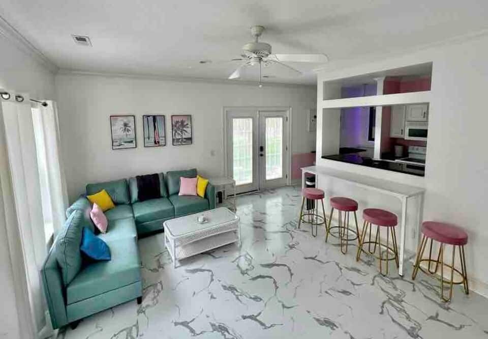 404 8th Ave S in Myrtle Beach, SC - Building Photo