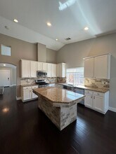 13417 Cheyenne Mountain Dr in Bakersfield, CA - Building Photo - Building Photo