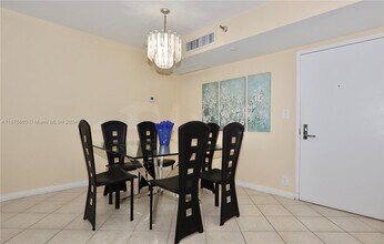 3530 Mystic Pointe Dr, Unit #2308 in Aventura, FL - Foto de edificio - Building Photo