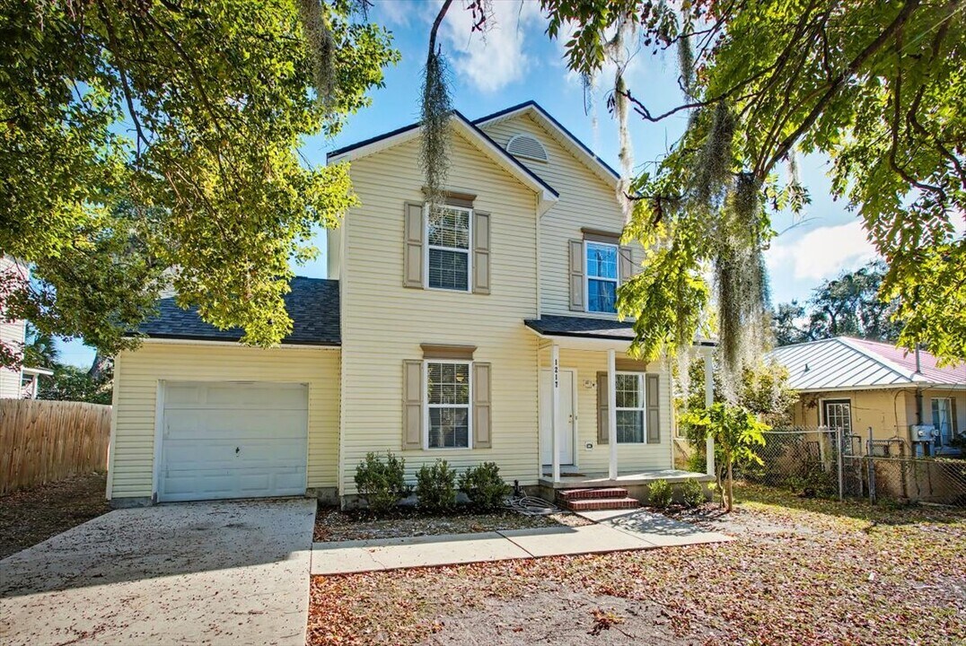 1217 Clock St in Jacksonville, FL - Building Photo