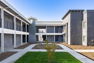 Valley Village Apartments in Huron, CA - Building Photo - Building Photo