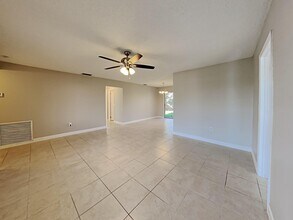 10651 NW 28th St in Sunrise, FL - Building Photo - Building Photo