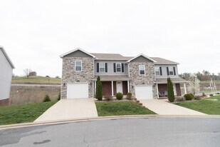 204 N Mimosa Ln in Bridgeport, WV - Building Photo
