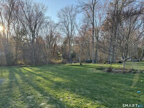 15 Brookfield Dr in East Lyme, CT - Building Photo - Building Photo