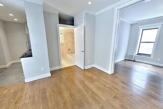 330 E 100th St in New York, NY - Building Photo - Building Photo