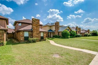1728 E Peters Colony Rd in Carrollton, TX - Building Photo - Building Photo