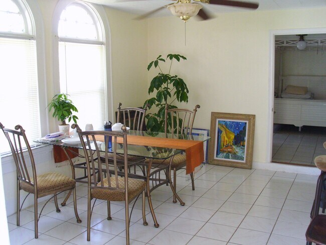 property at 1662 Drew St
