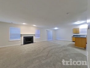 594 Sun Ridge Blvd in Avon, IN - Building Photo - Building Photo