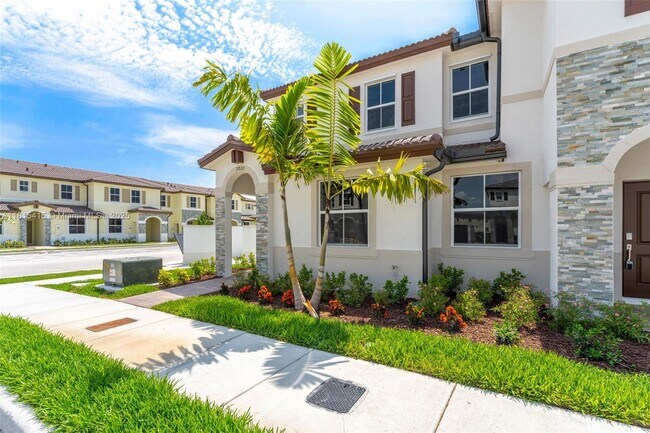 2803 SE 26th Ave in Homestead, FL - Building Photo - Building Photo