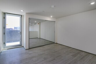 Pico Federal Apartments in Los Angeles, CA - Building Photo - Building Photo