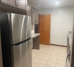 1090 Clay Pike in Irwin, PA - Foto de edificio - Building Photo