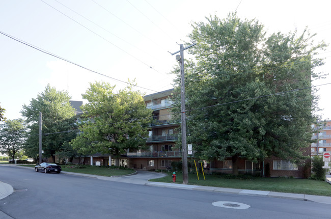 Harbour View Suites in Hamilton, ON - Building Photo - Building Photo