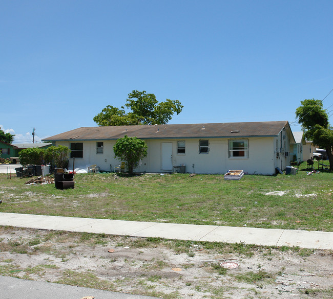 2864-2872 NW 15th Ct in Fort Lauderdale, FL - Building Photo - Building Photo