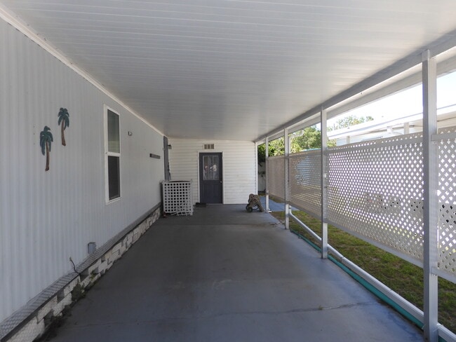 7831 Sunrunner Dr in New Port Richey, FL - Building Photo - Building Photo