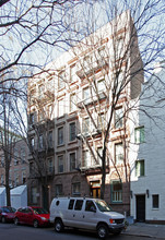 45 Perry St in New York, NY - Building Photo - Building Photo