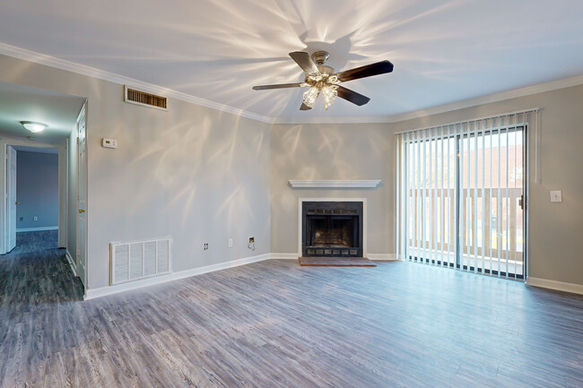 2800 McFarland in Tuscaloosa, AL - Building Photo - Interior Photo