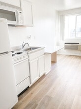 Beachview Villa in Huntington Beach, CA - Building Photo - Building Photo