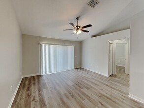 5057 Ayrshire Dr in Spring Hill, FL - Building Photo - Building Photo