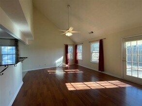 145 Village Trce in Woodstock, GA - Building Photo - Building Photo