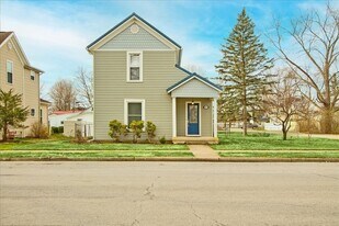 301 E Columbus St in West Liberty, OH - Building Photo