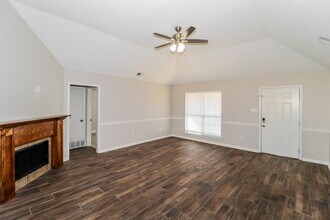35 Center Oak Dr in Oakland, TN - Building Photo - Building Photo