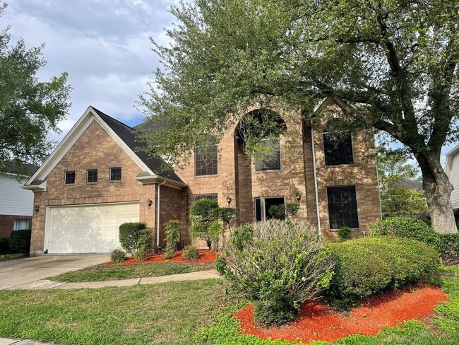 9323 Willow Crossing Dr in Houston, TX - Building Photo - Building Photo