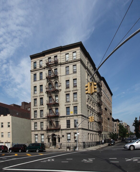 795 St Nicholas Ave in New York, NY - Building Photo