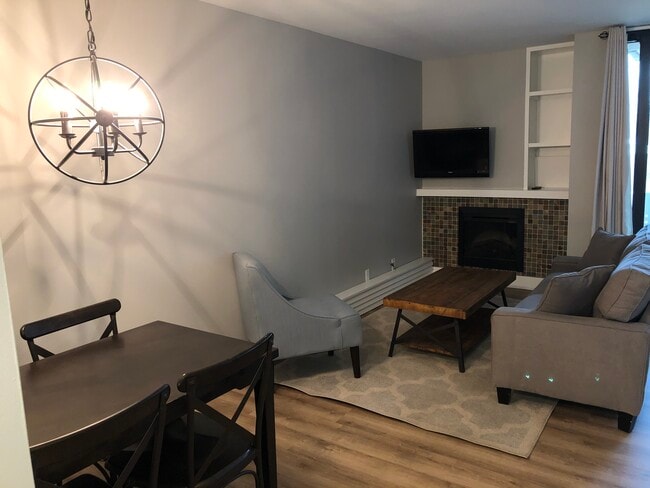 300 M St SW, Unit N102 in Washington, DC - Foto de edificio - Building Photo