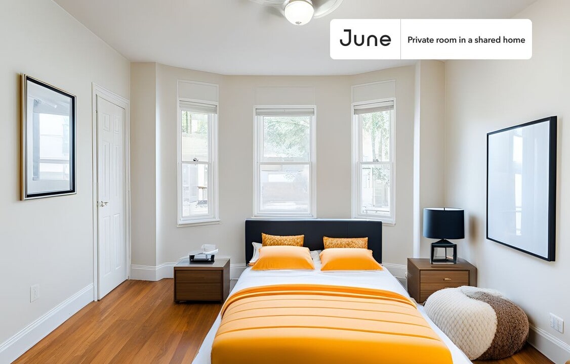 Private bedroom in 2 bed/1 bath Home in Boston, MA - Building Photo