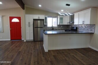 38467 36th St E in Palmdale, CA - Building Photo - Building Photo