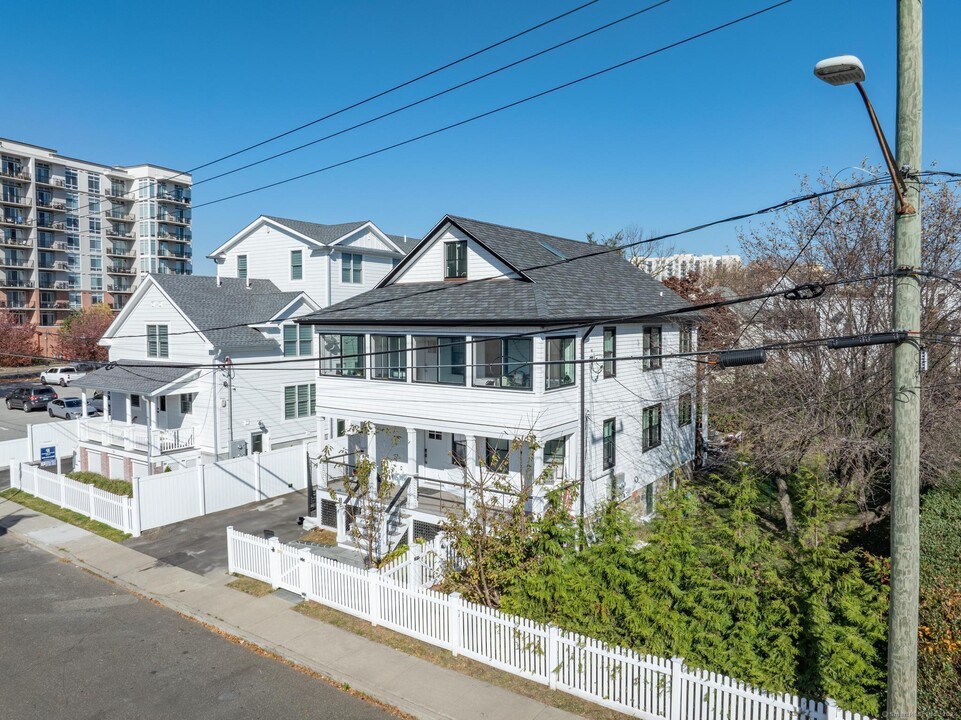 20 Remington St in Stamford, CT - Building Photo