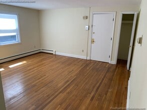 226 Pearl St, Unit 1B in Gardner, MA - Building Photo - Building Photo