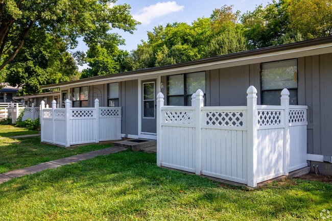 Stratford Apartments in Gallatin, TN - Foto de edificio - Building Photo