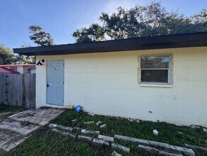 12140 Munbury Dr in Dade City, FL - Building Photo - Building Photo