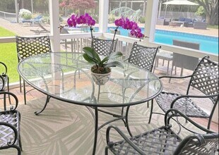 9 Old Mill Ln in Remsenburg, NY - Building Photo - Building Photo