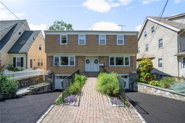 537 Palmer Ave in Mamaroneck, NY - Building Photo - Building Photo