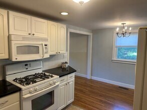 25 Mountain Rd, Unit 1 in Waltham, MA - Building Photo - Building Photo