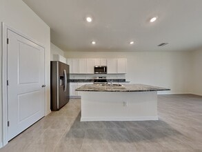 310 Mangrove Shade Cir in Apollo Beach, FL - Building Photo - Building Photo