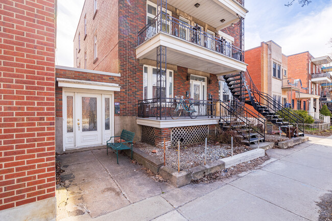 6506-6516 1Re Av in Montréal, QC - Building Photo - Building Photo