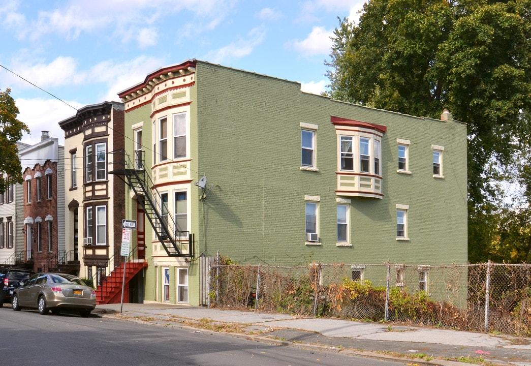 169 Elk St in Albany, NY - Building Photo