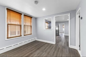 31 Glen Ave, Unit 1- First Floor in Phillipsburg, NJ - Building Photo - Building Photo