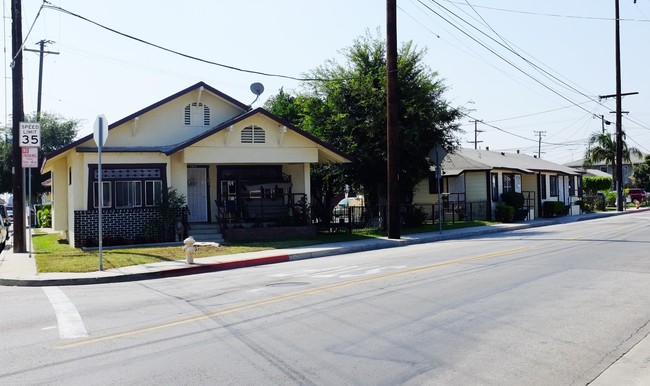 7915 Salt Lake Ave in Huntington Park, CA - Building Photo - Building Photo
