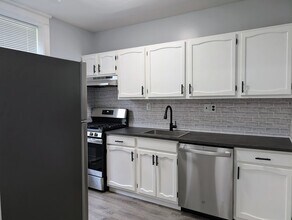 1117 W Main St, Unit Apt A in Norristown, PA - Building Photo - Building Photo