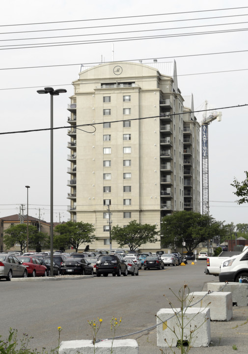 Le Martingal in Laval, QC - Building Photo