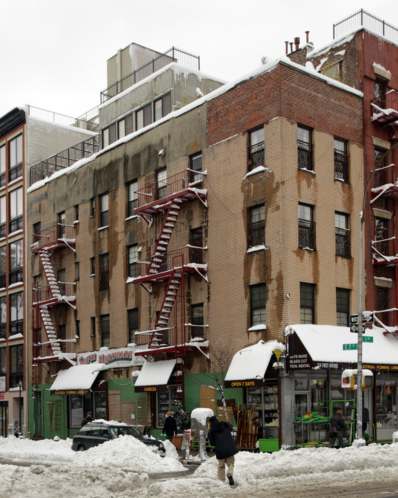 116 1st Ave in New York, NY - Foto de edificio